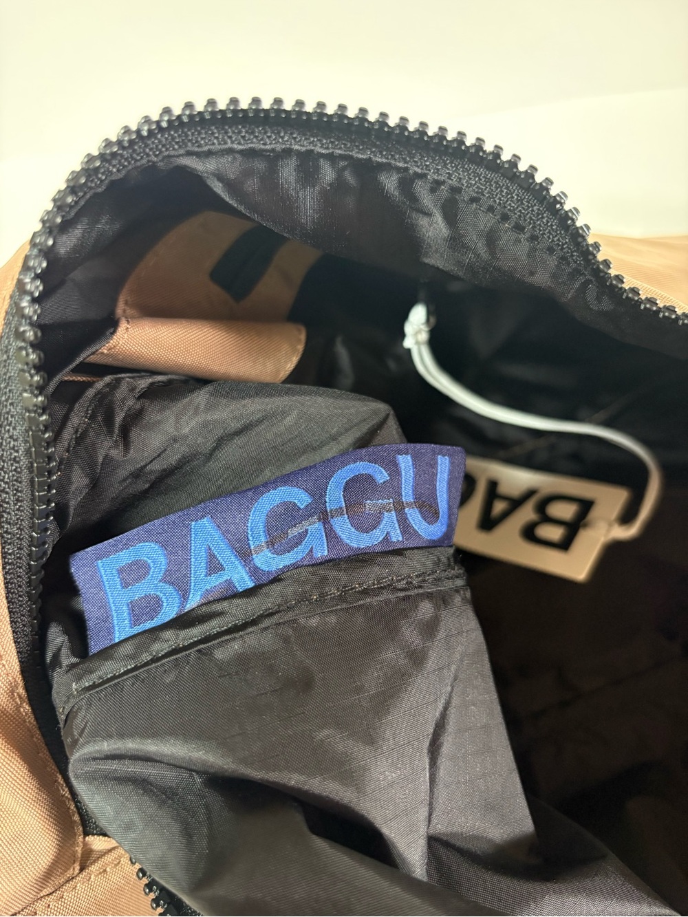 NWT BAGGU Large Crescent Bag - Cocoa - Picture 12 of 14